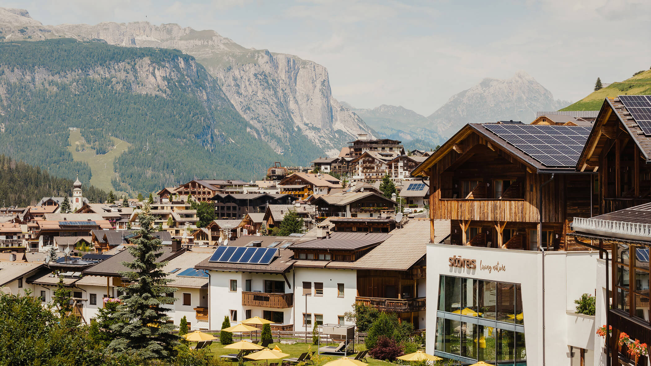 Hotel Störes con vista su San Cassiano in Alta Badia