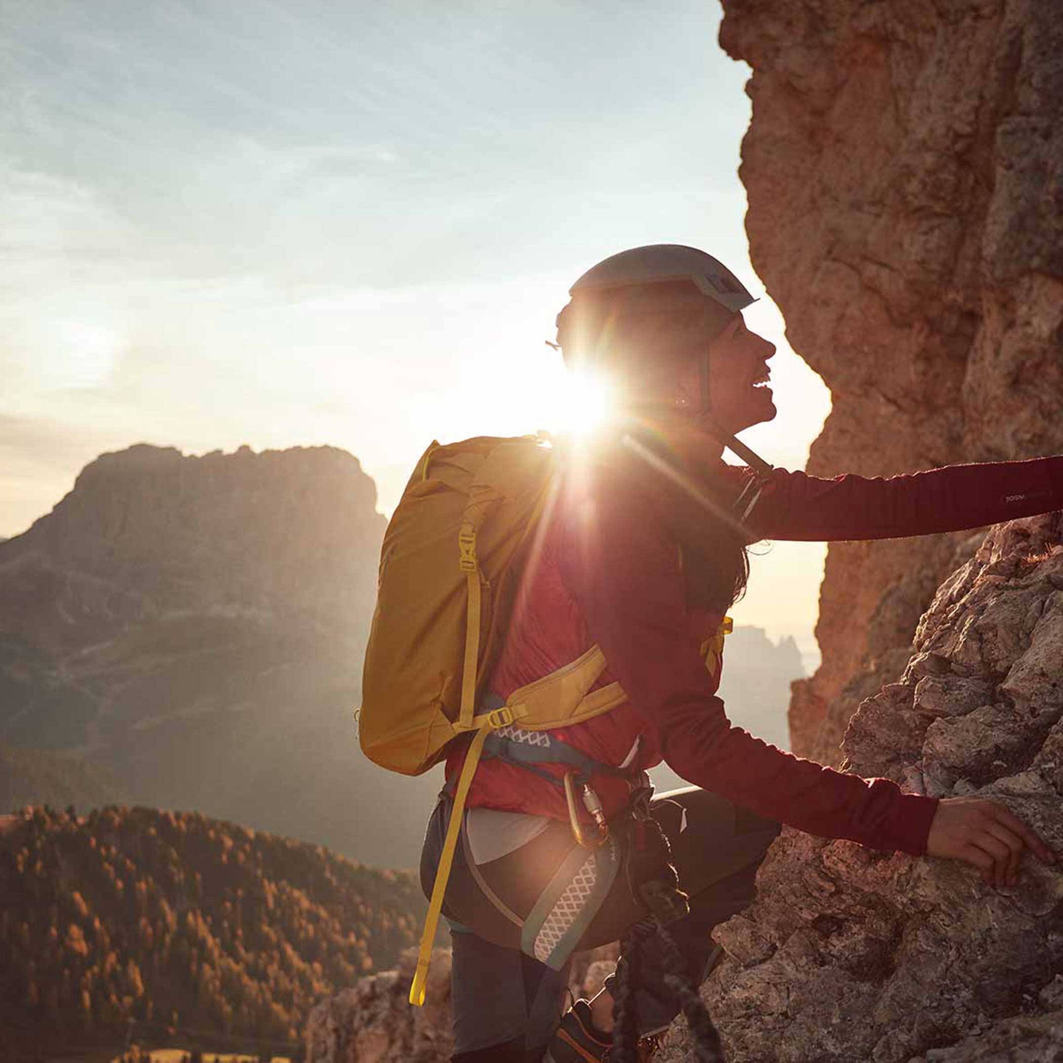 Frau beim Klettern | Hotel Störes