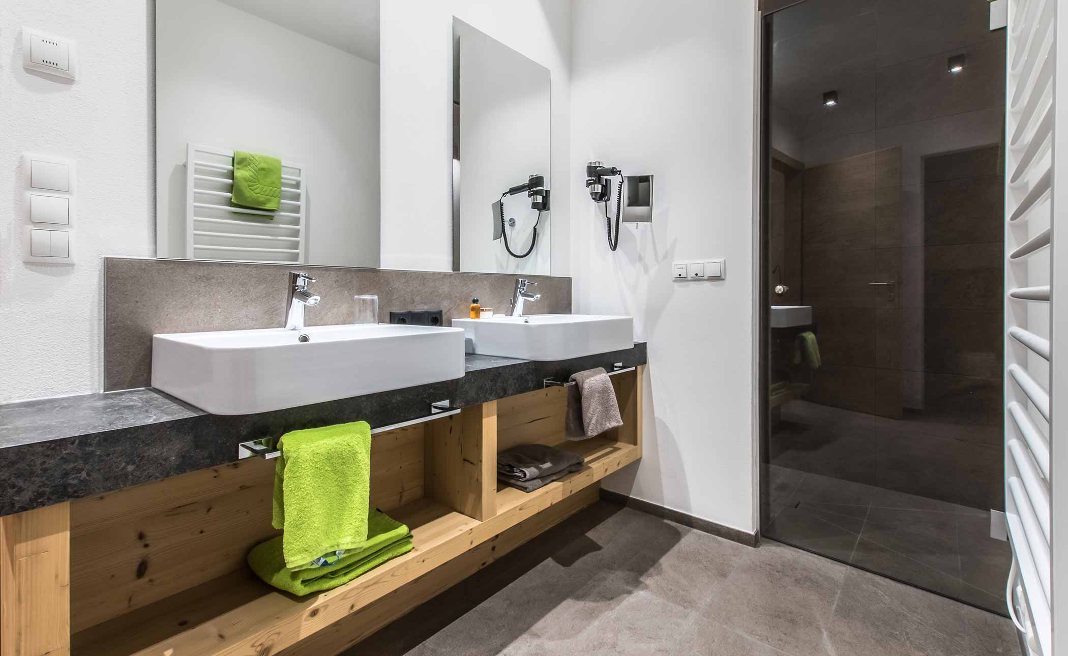 Family Suite Deluxe Crep - Bad | Hotel Störes