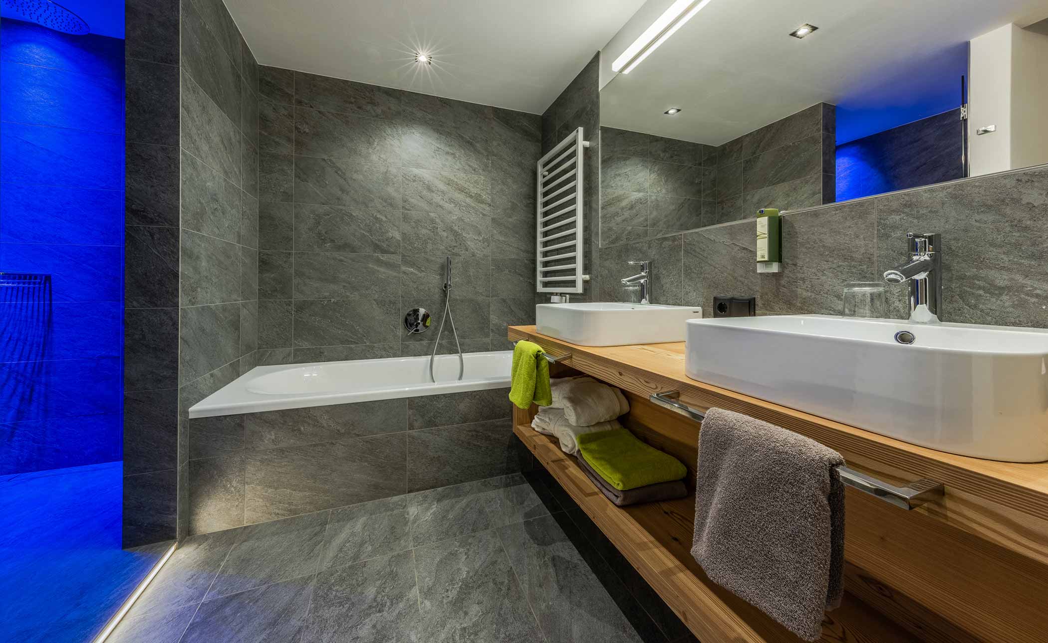 Family Suite Deluxe Crep - Badezimmer | Hotel Störes