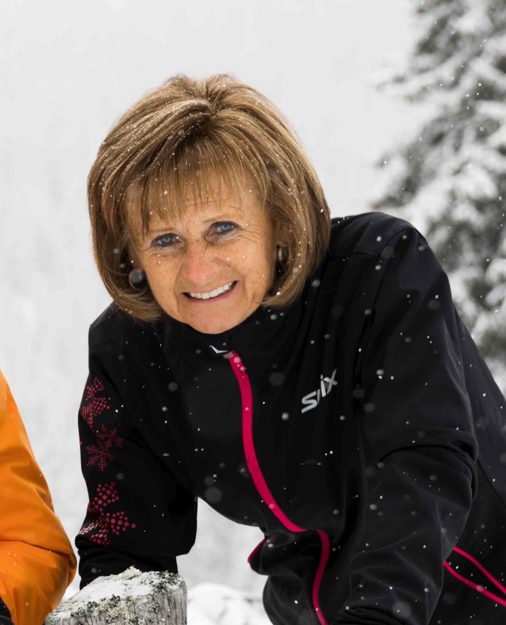 Senior-Gastgeberin - Detailaufnahme - Winter | Hotel Störes