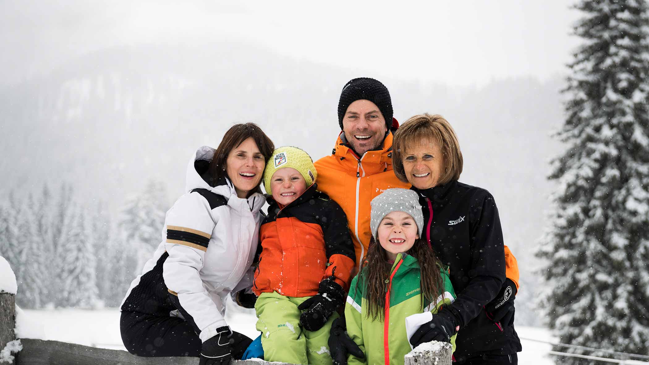 Die Gastgeberfamilie im Winter | Hotel Störes