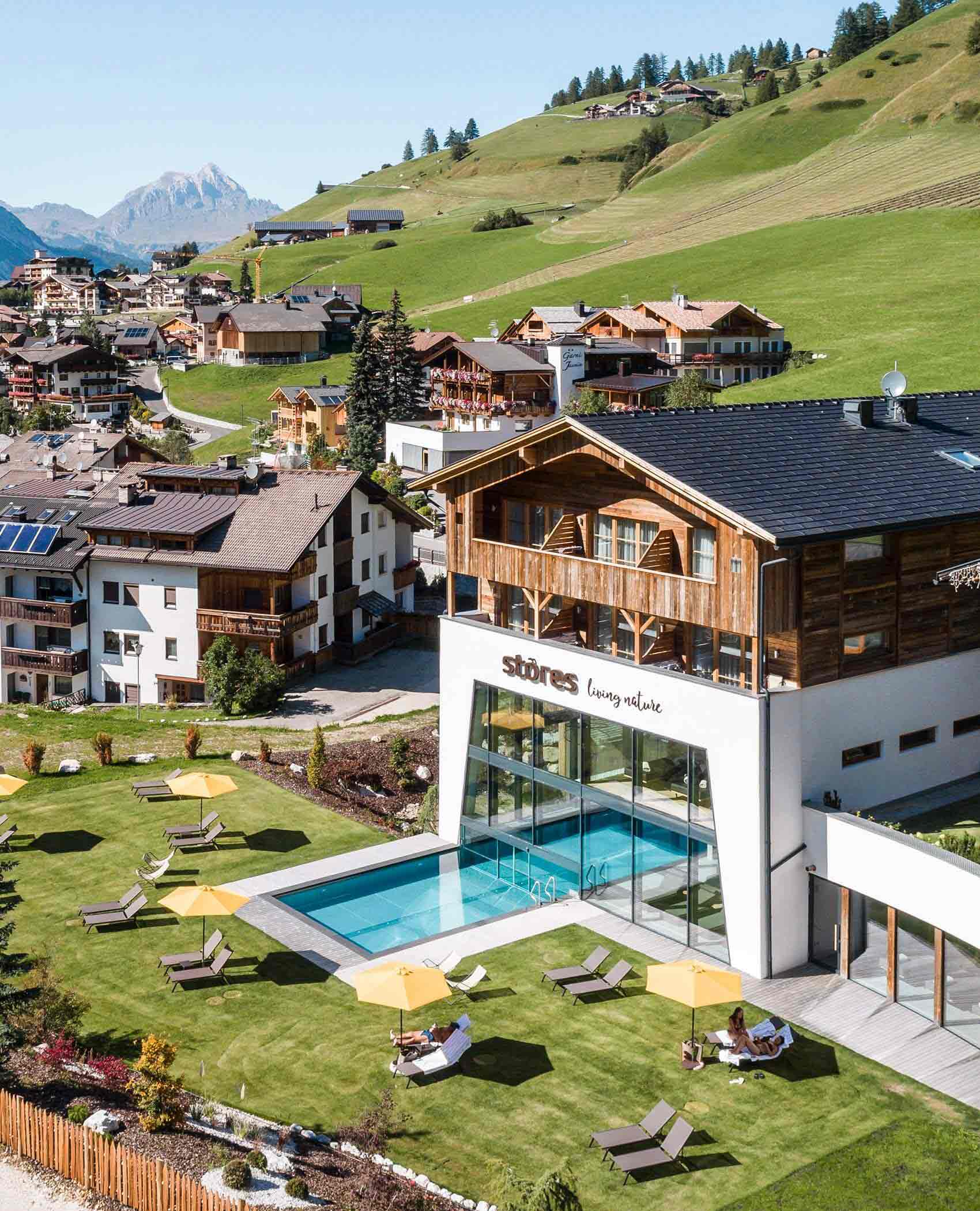 San Cassiano e la Val Badia in estate | Hotel Störes