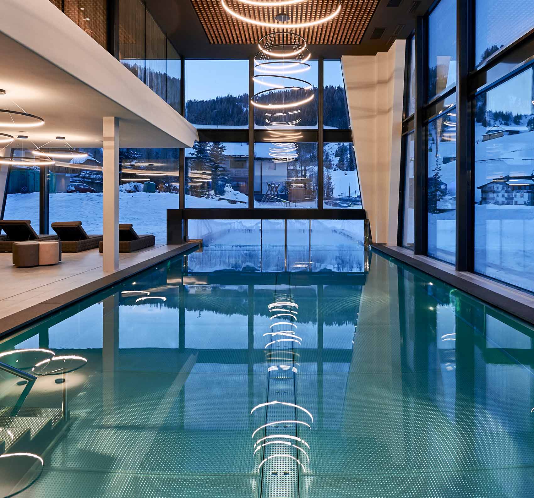 Interior view of the pool in winter | Hotel Störes