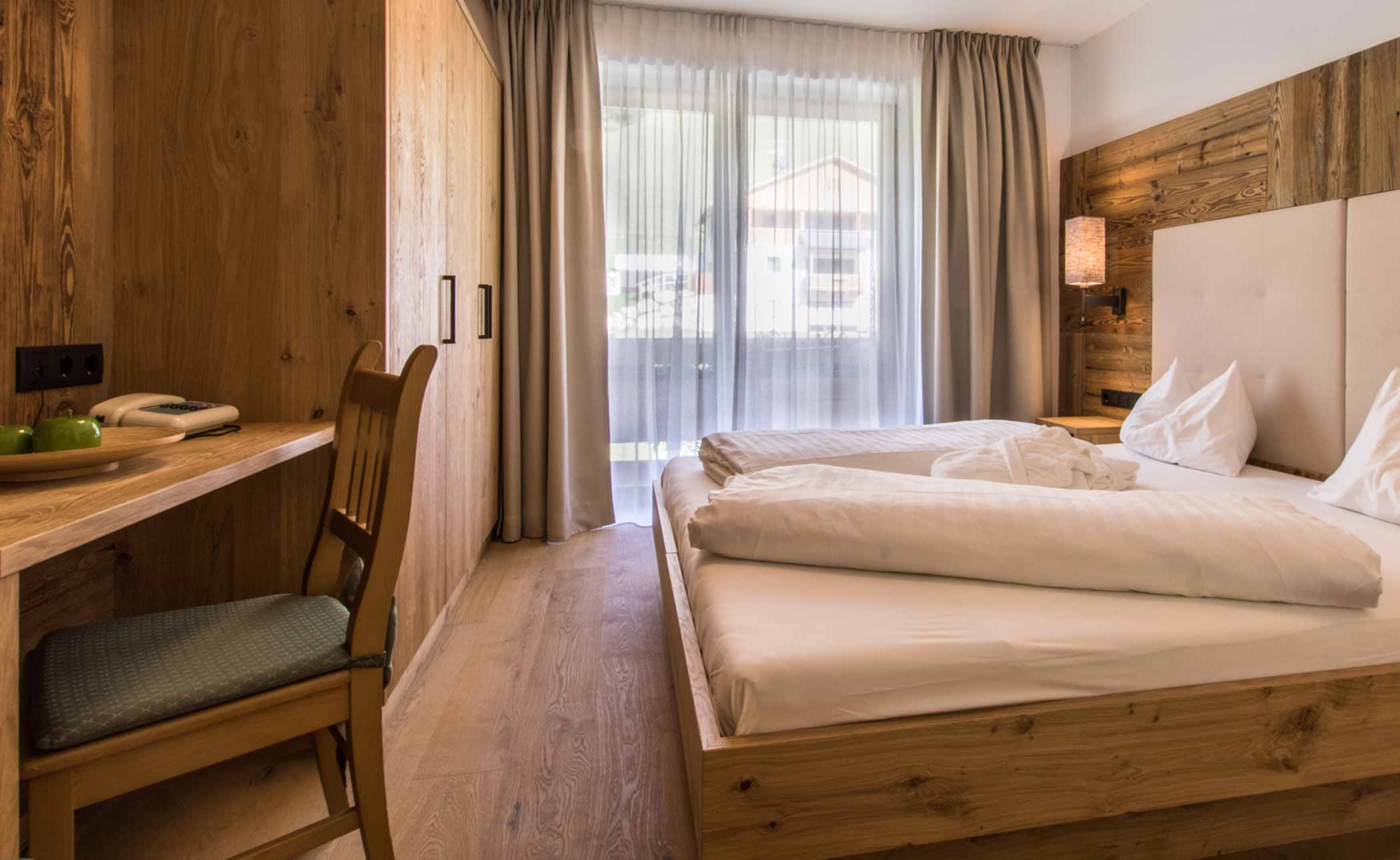 Comfort Zimmer Tablé - Blick nach draußen | Hotel Störes