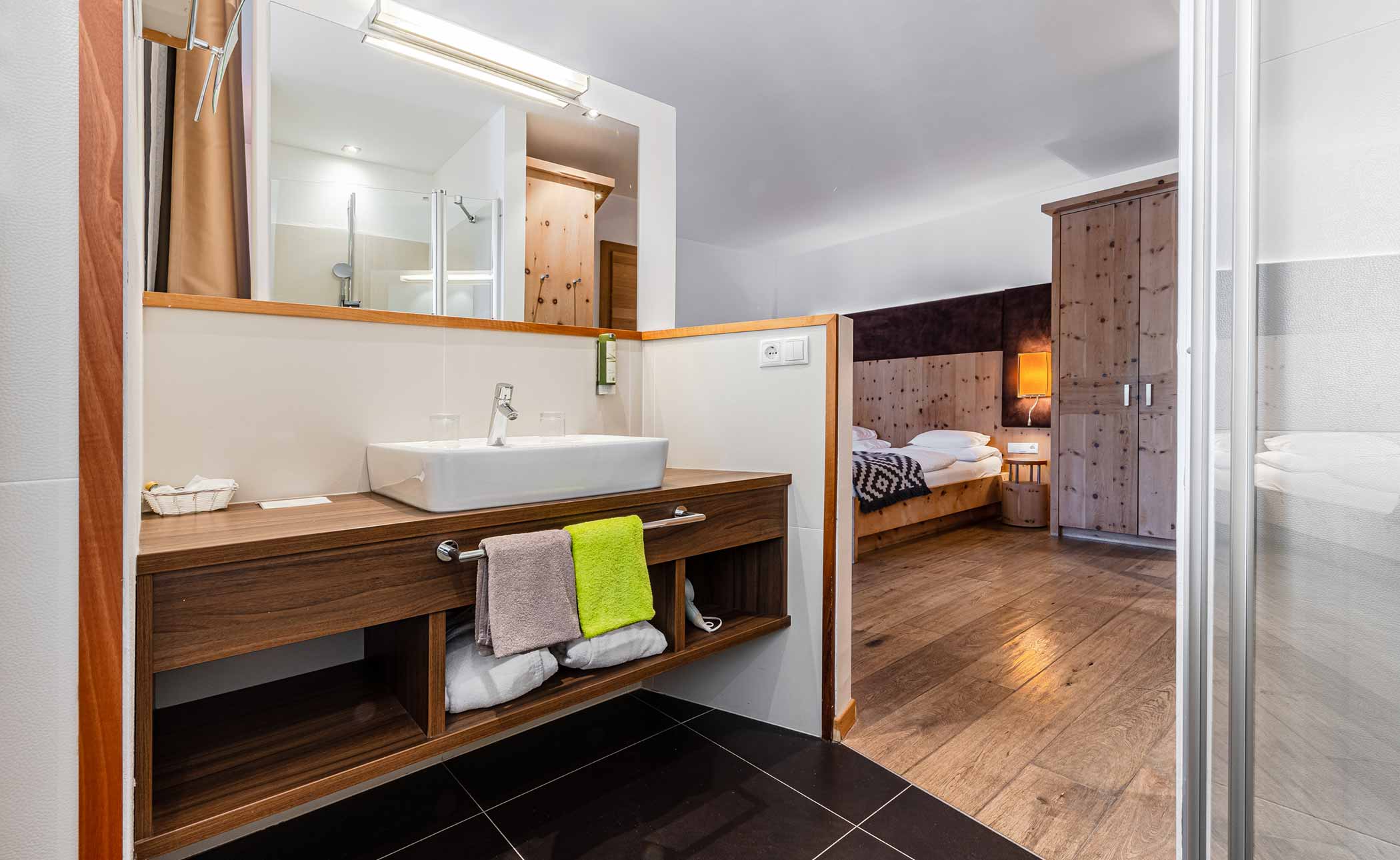 Deluxe Zimmer Urt - Wohnen | Hotel Störes